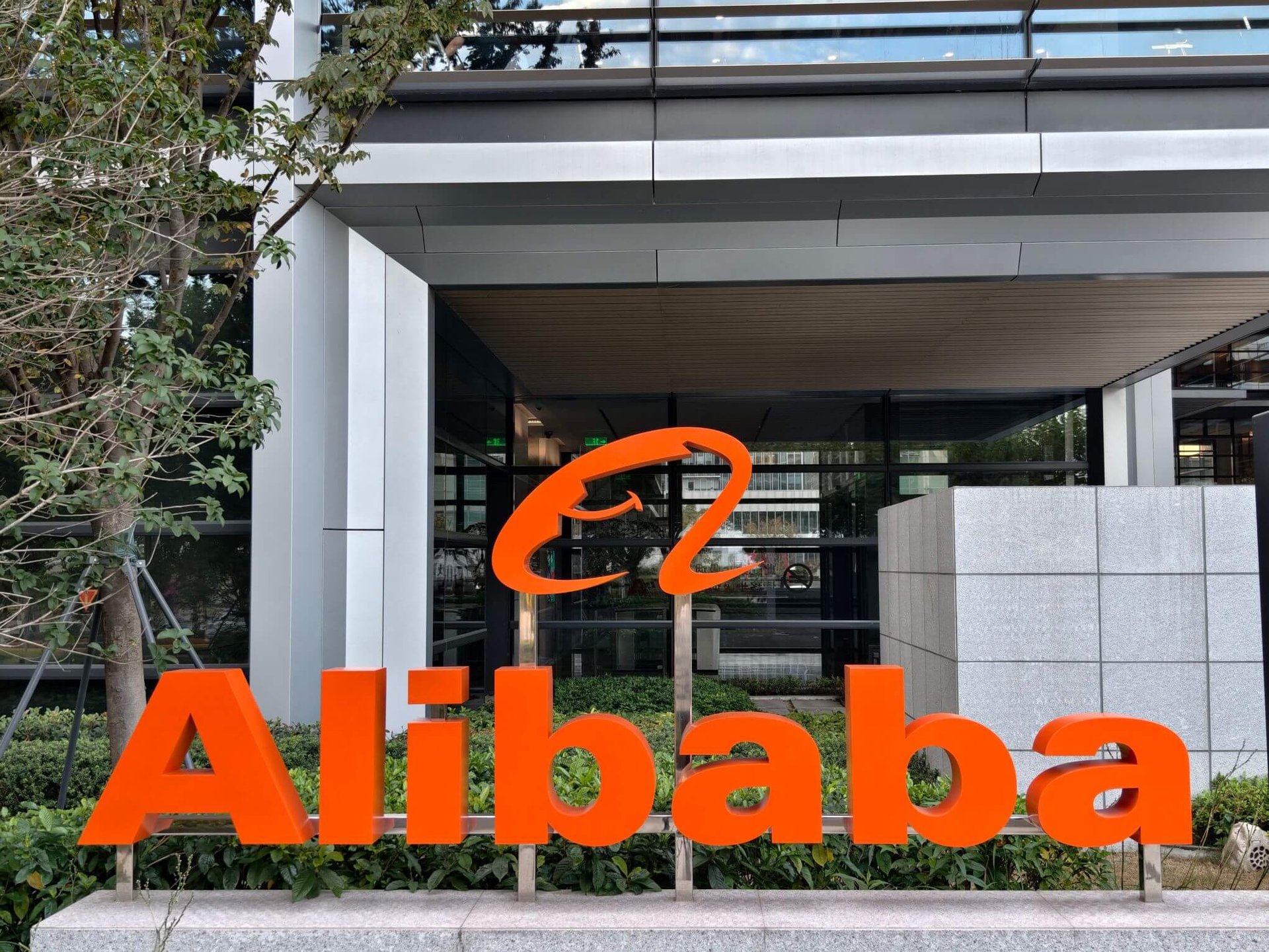 Alibaba'nın Yeni AI Modeli Qwen3.8-Flash ile Maliyetler Düşüyor