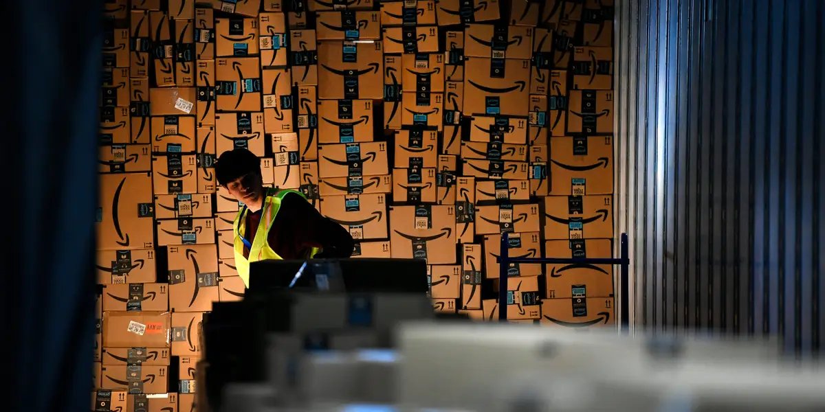 Amazon, Robotlarla Dolu Yeni 'Tetromino' Depoları Geliştiriyor