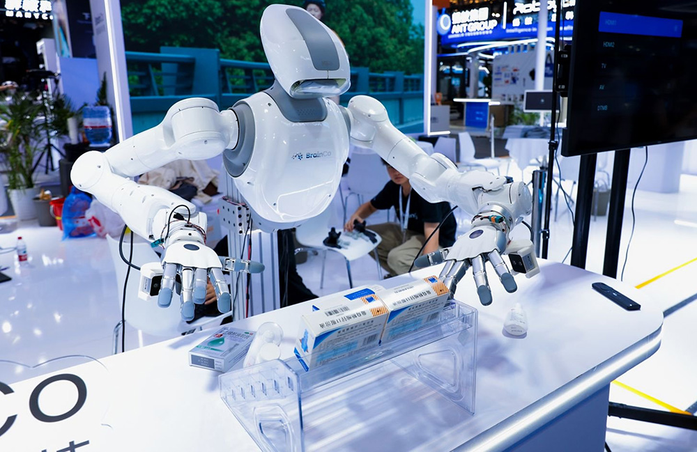 Beyin Kontrolü ile Robot Yönetimi: BrainCo'nun Yeni Teknolojisi
