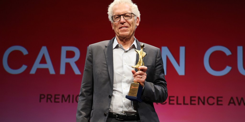 Carlton Cuse: Spor Hakları Mücadelesi Senaryolu TV'yi Zor Duruma Sokuyor
