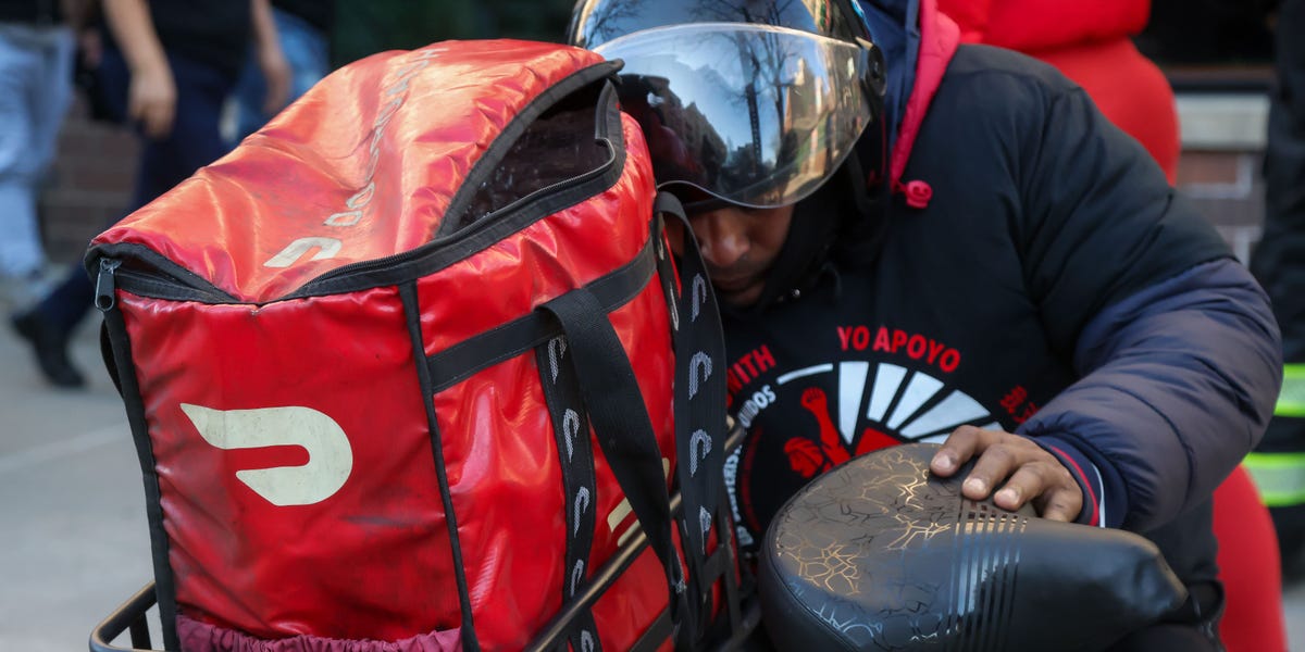 DoorDash'ın Yeni Ücret Yapısı Siparişlerinizi Nasıl Etkileyecek?