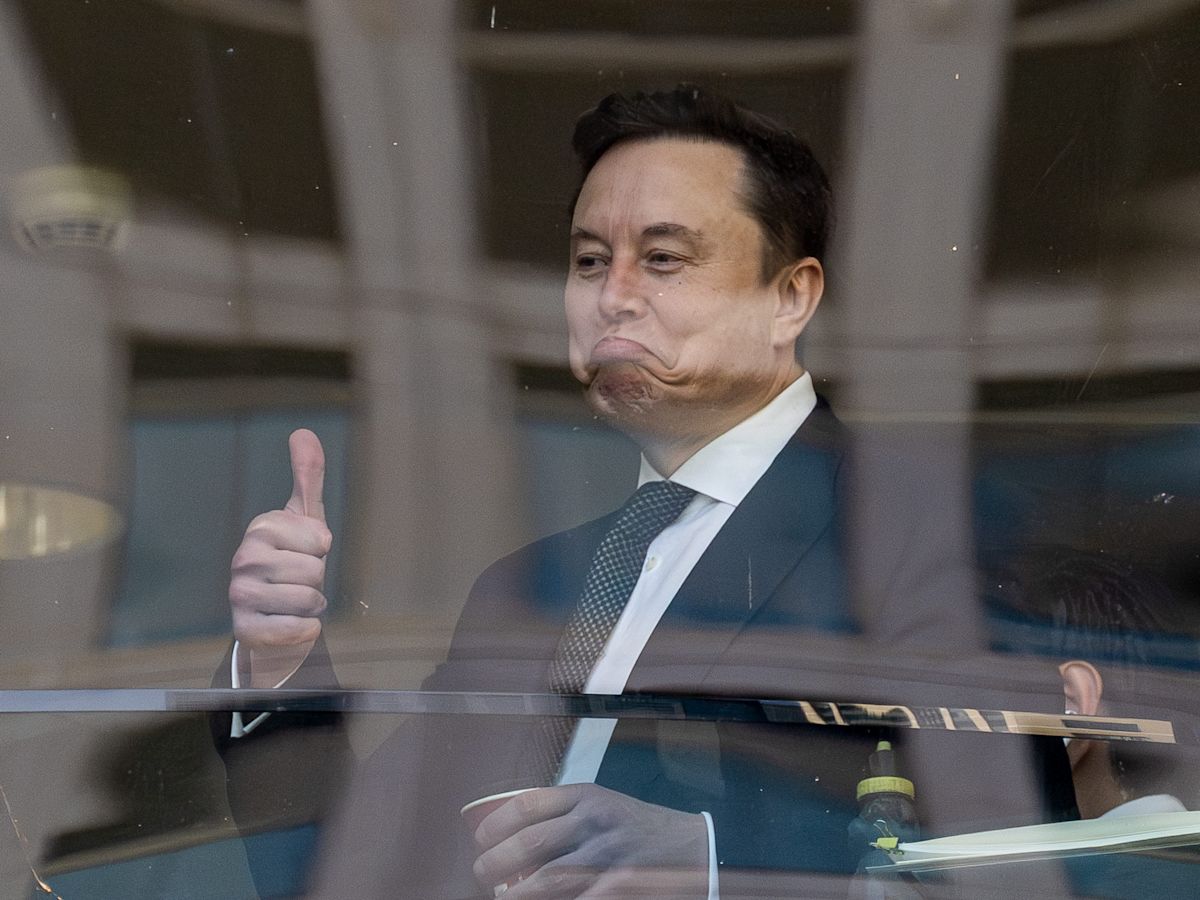 Elon Musk: Yapay Zeka, İnsanlık İçin Büyük Bir Bolluk Dönemi Getirebilir