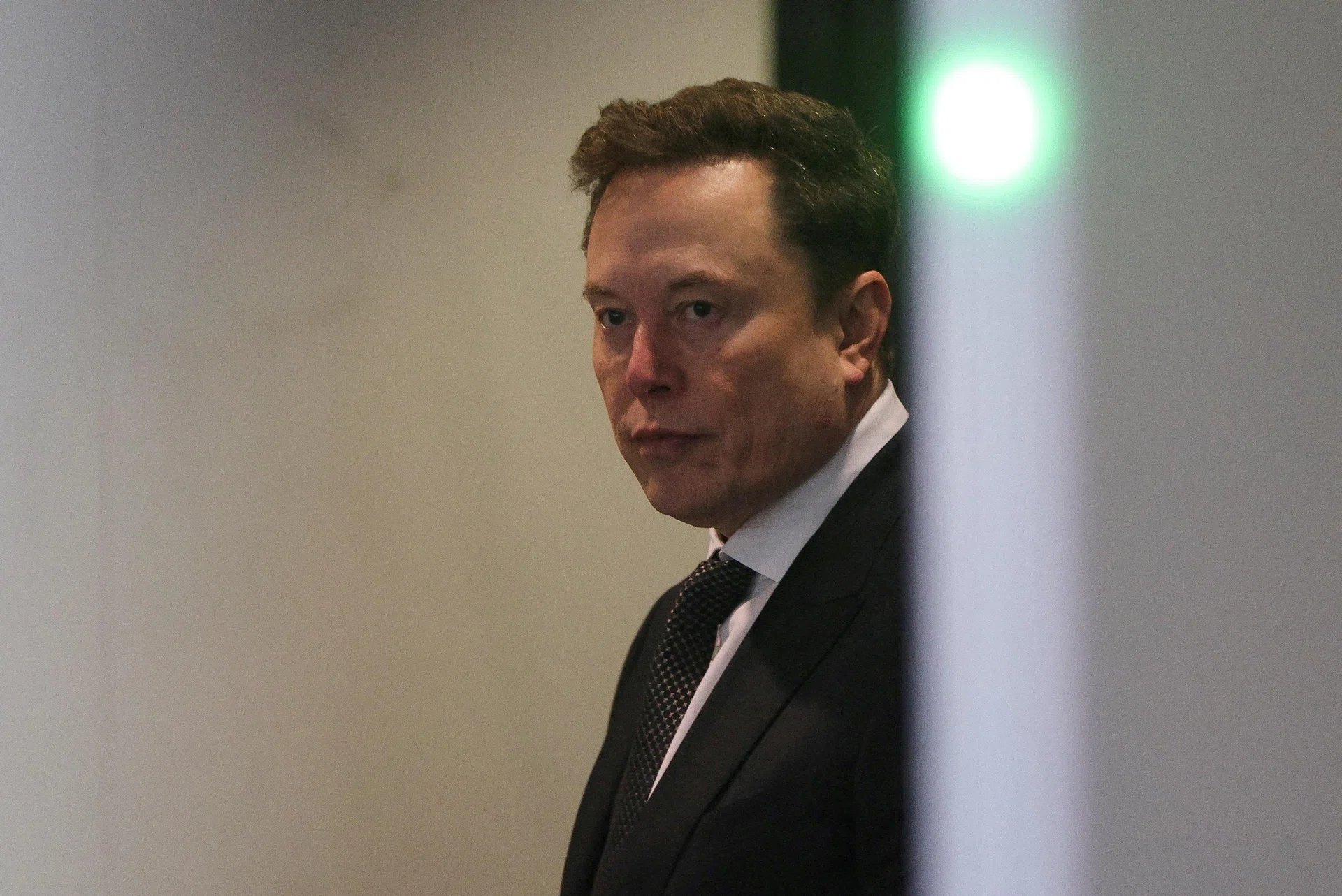 Elon Musk'ın Yapay Zeka Vizyonu: Korkmalı mıyız?