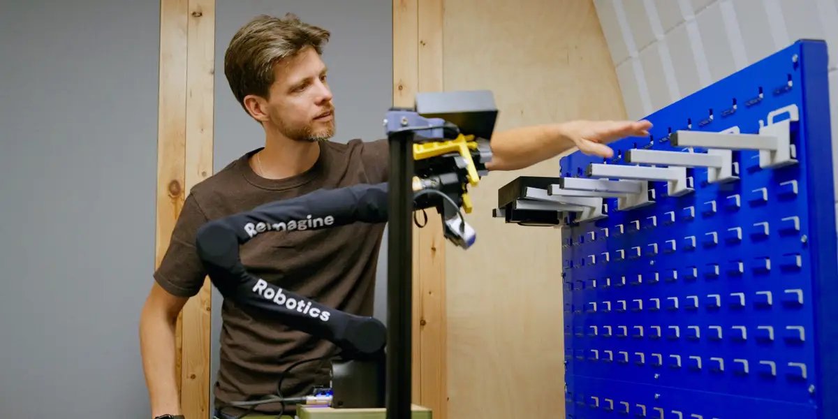 Eski DeepMind mühendislerinden robot öğretmenler geliştiren girişim