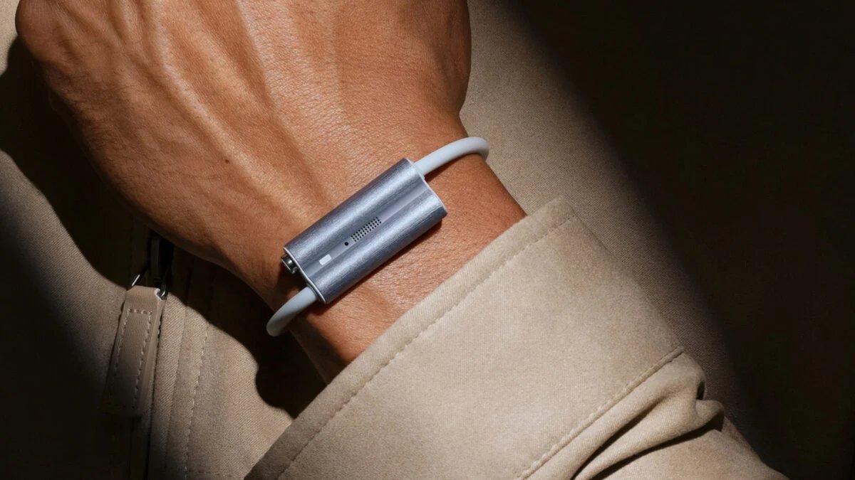 Fitbit Kurucularından Ekransız Luffu Link: Aile Sağlığı İçin Yeni Bir Giyilebilir