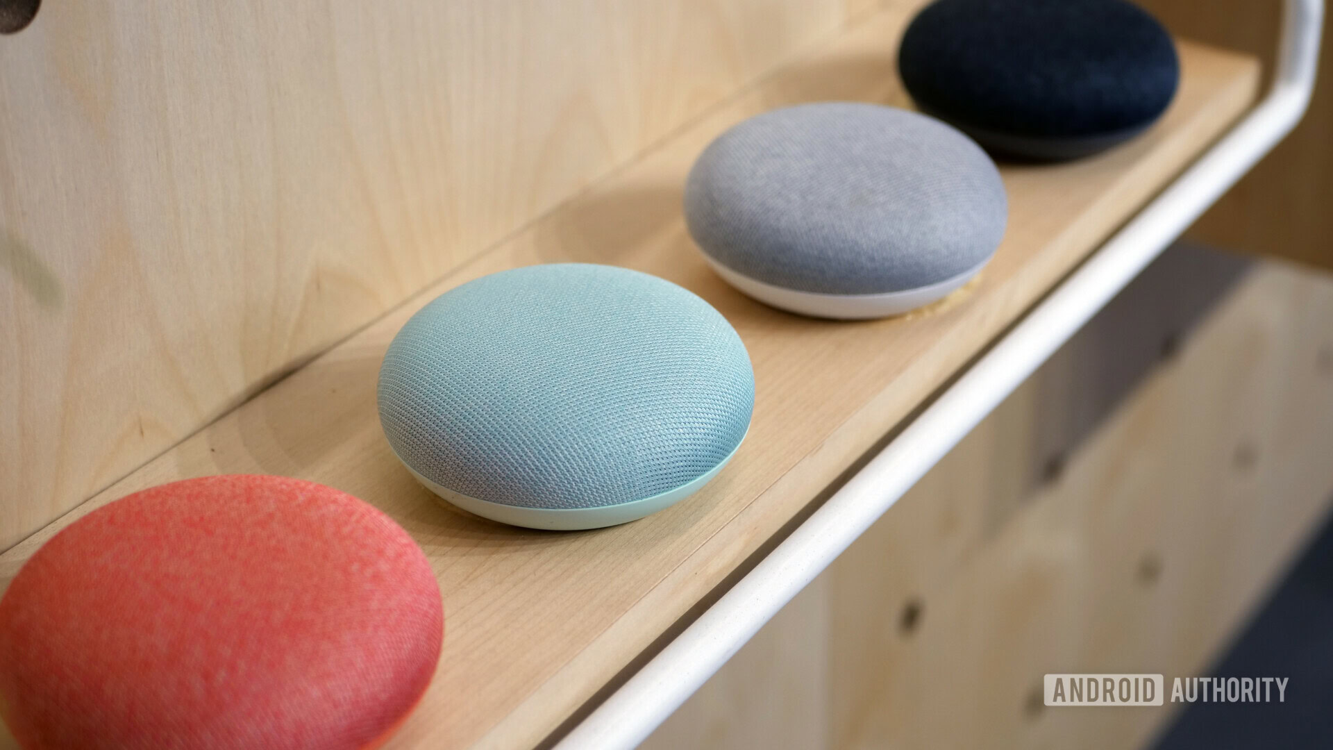 Google, Gemini Live'ı İlk Nesil Akıllı Hoparlörlere Getiriyor