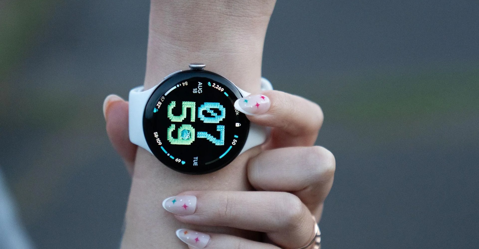 Google Pixel Watch 5: Yeni Sağlık Özellikleri Gecikmeli Geliyor