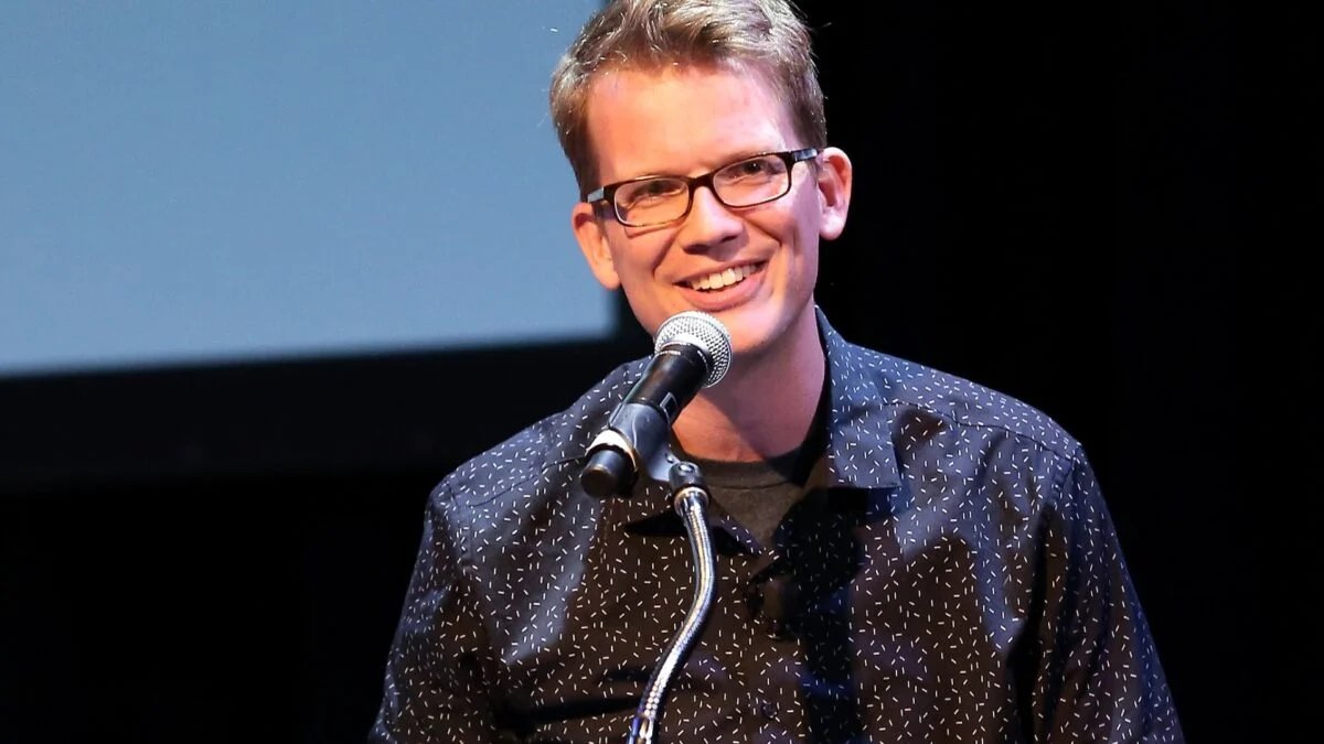 Hank Green, AI Kullanımı Nedeniyle Hayranlarının Tepkisiyle Karşılaştı