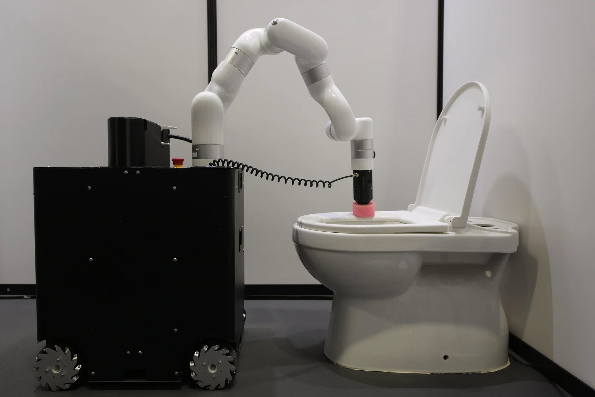 Hivebotics, Tuvalet Temizliği İçin 6 Milyon Dolar Yatırım Aldı