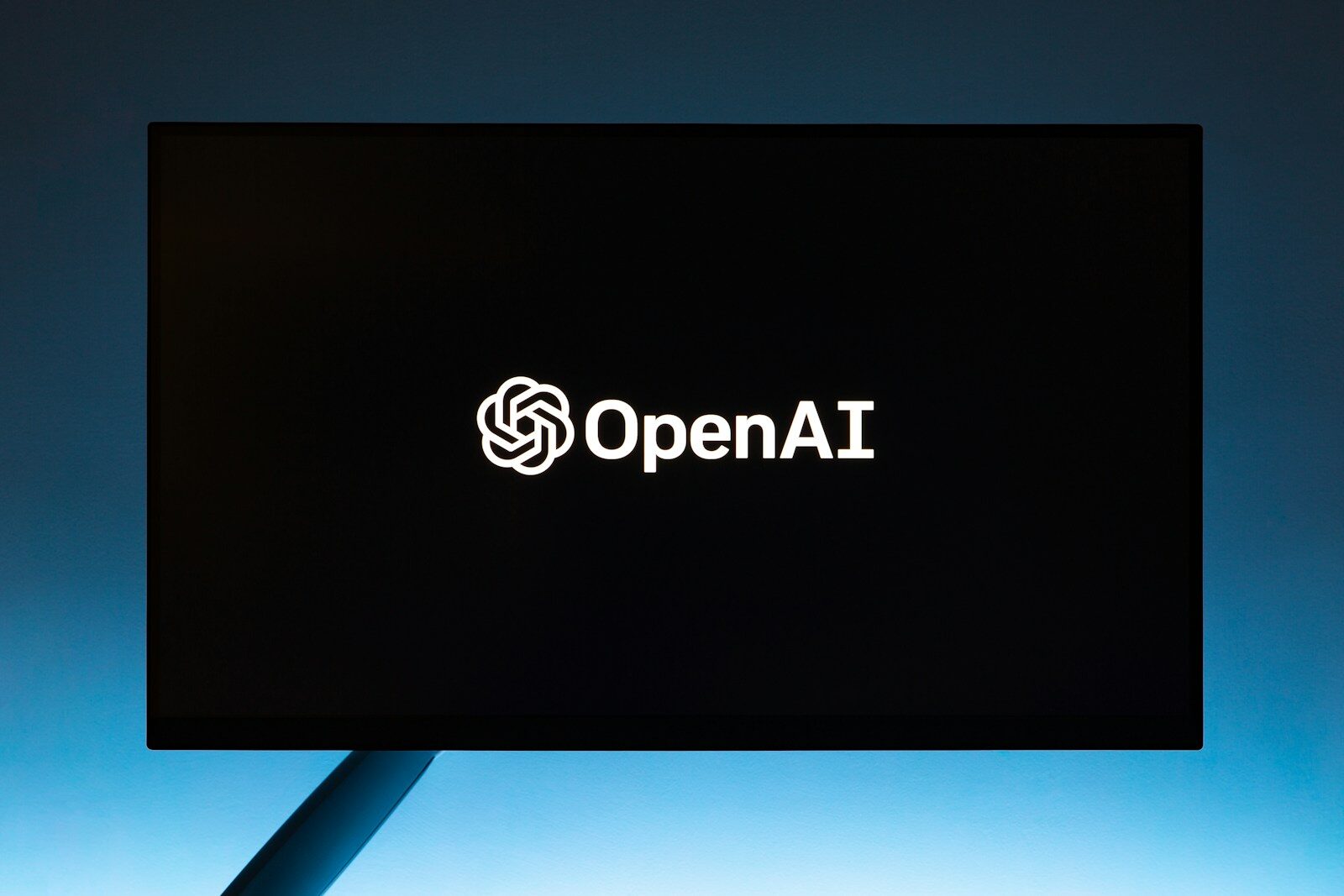OpenAI, ChatGPT Markalı Basketbol ve Giysi Ürünleriyle Pazarını Genişletiyor