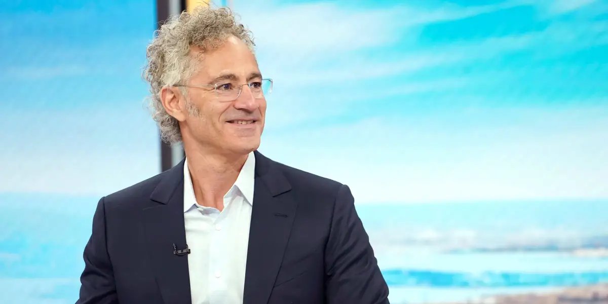 Palantir'in CEO'su Karp, Küçük Satış Ekibiyle Büyük Başarılar Elde Ettiklerini Açıkladı
