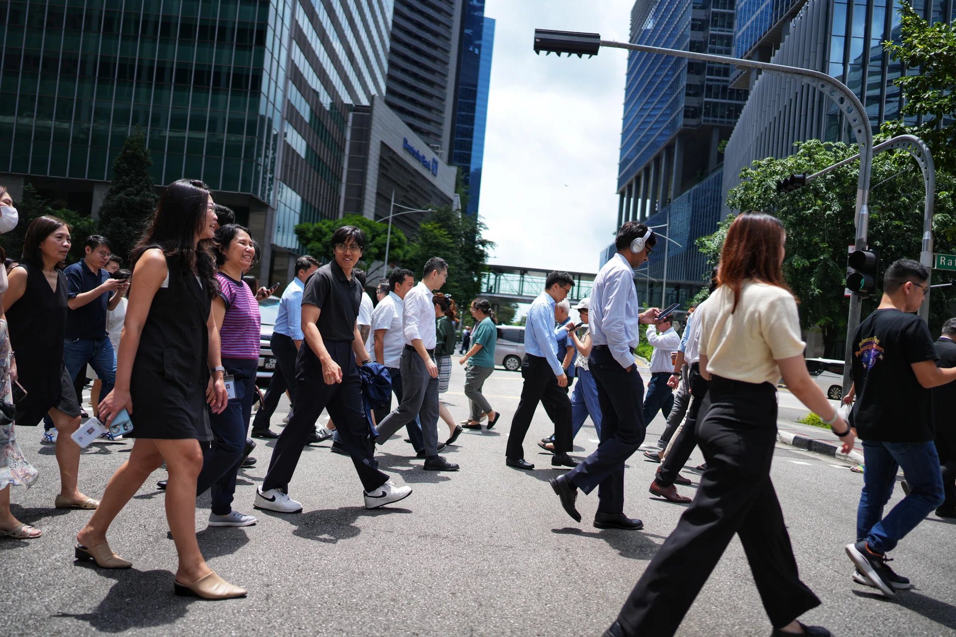 Singapur'da Yapay Zeka Kaygıları: İş Yerinde Kanıt Gerekiyor