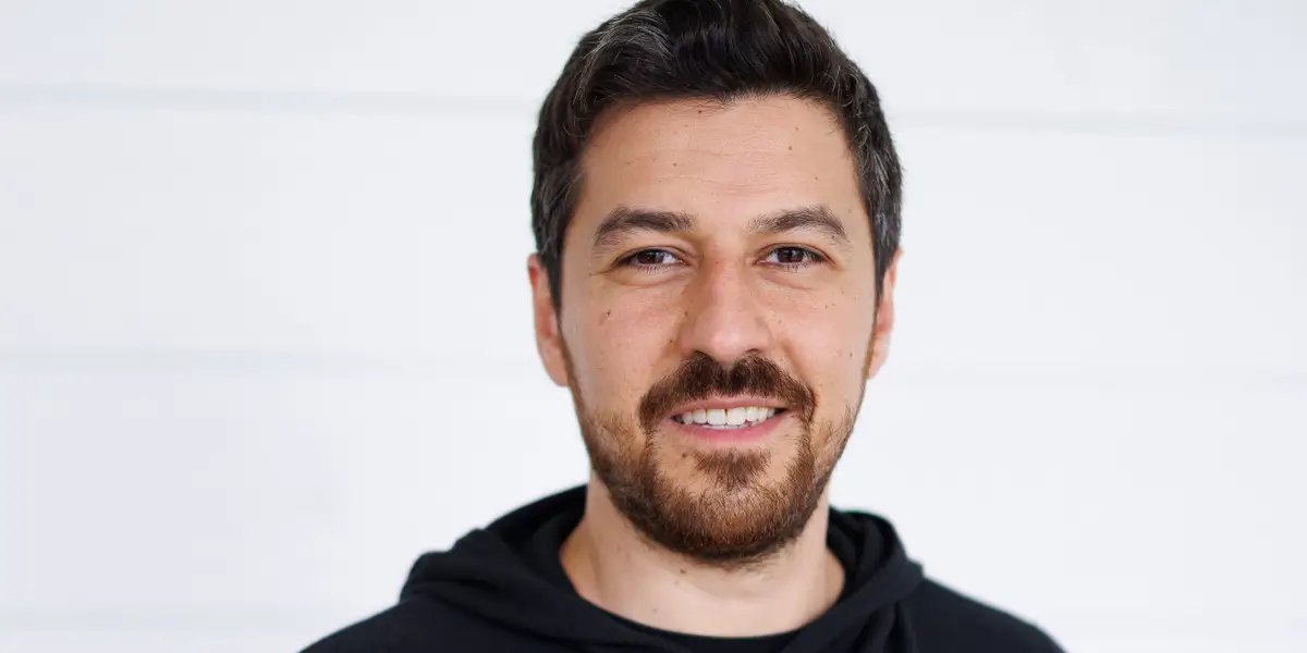 Teknoloji Liderleri Neden Yeniden Kod Yazmaya Dönüyor?