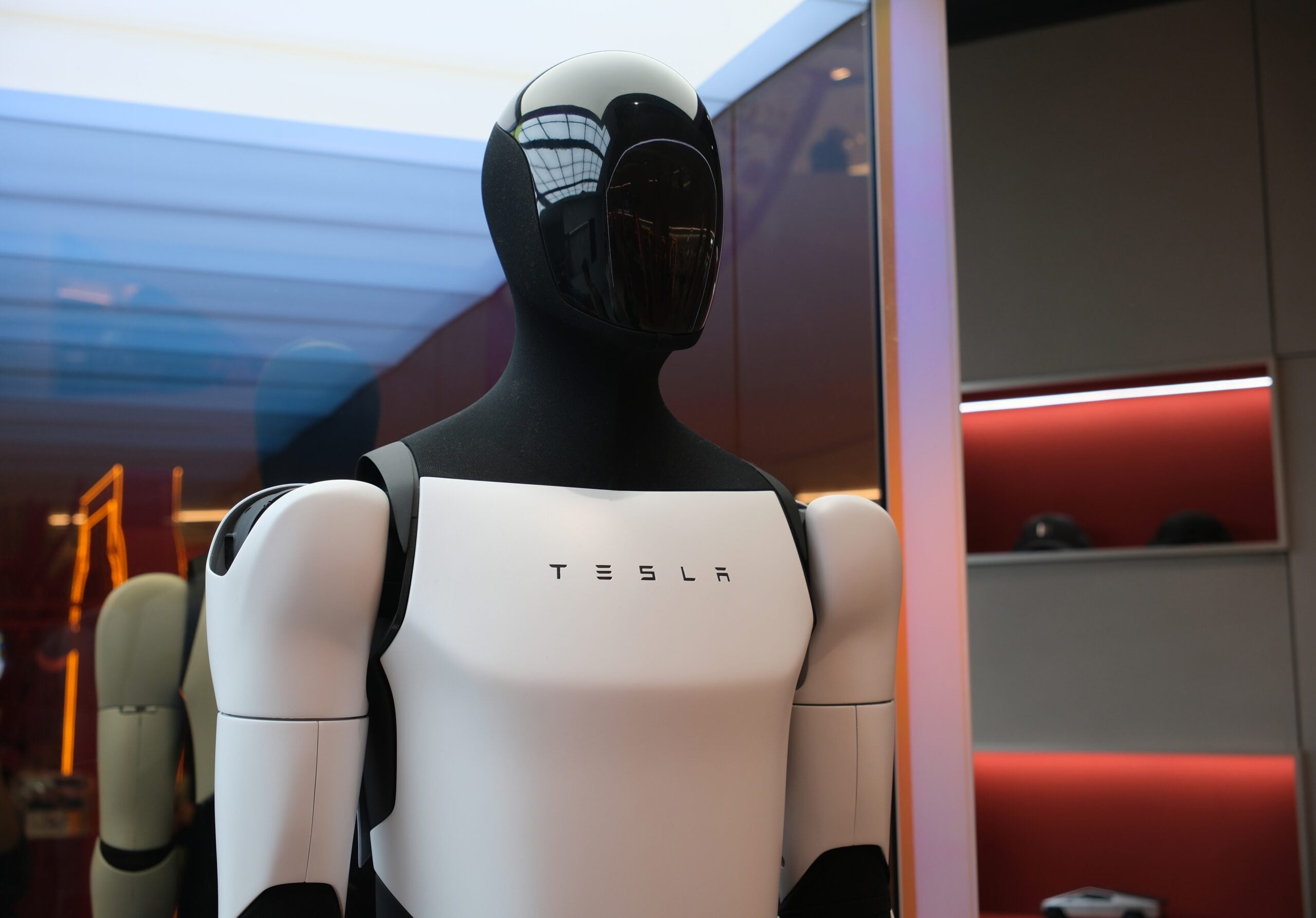 Tesla Hisseleri Düşerken Optimus Robotu Ön Plana Çıkıyor