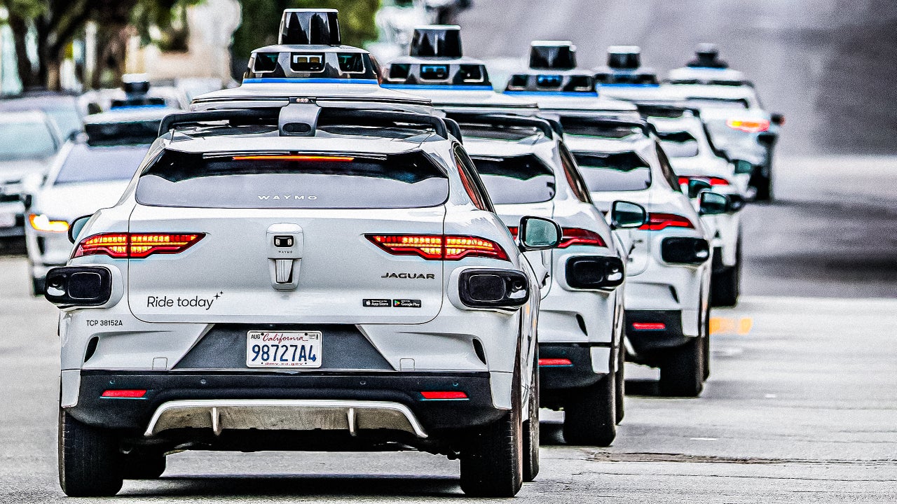 Waymo'nun 4 Temmuz Kaosu: Robotaksi Sisteminin Geleceği Tehlikede mi?