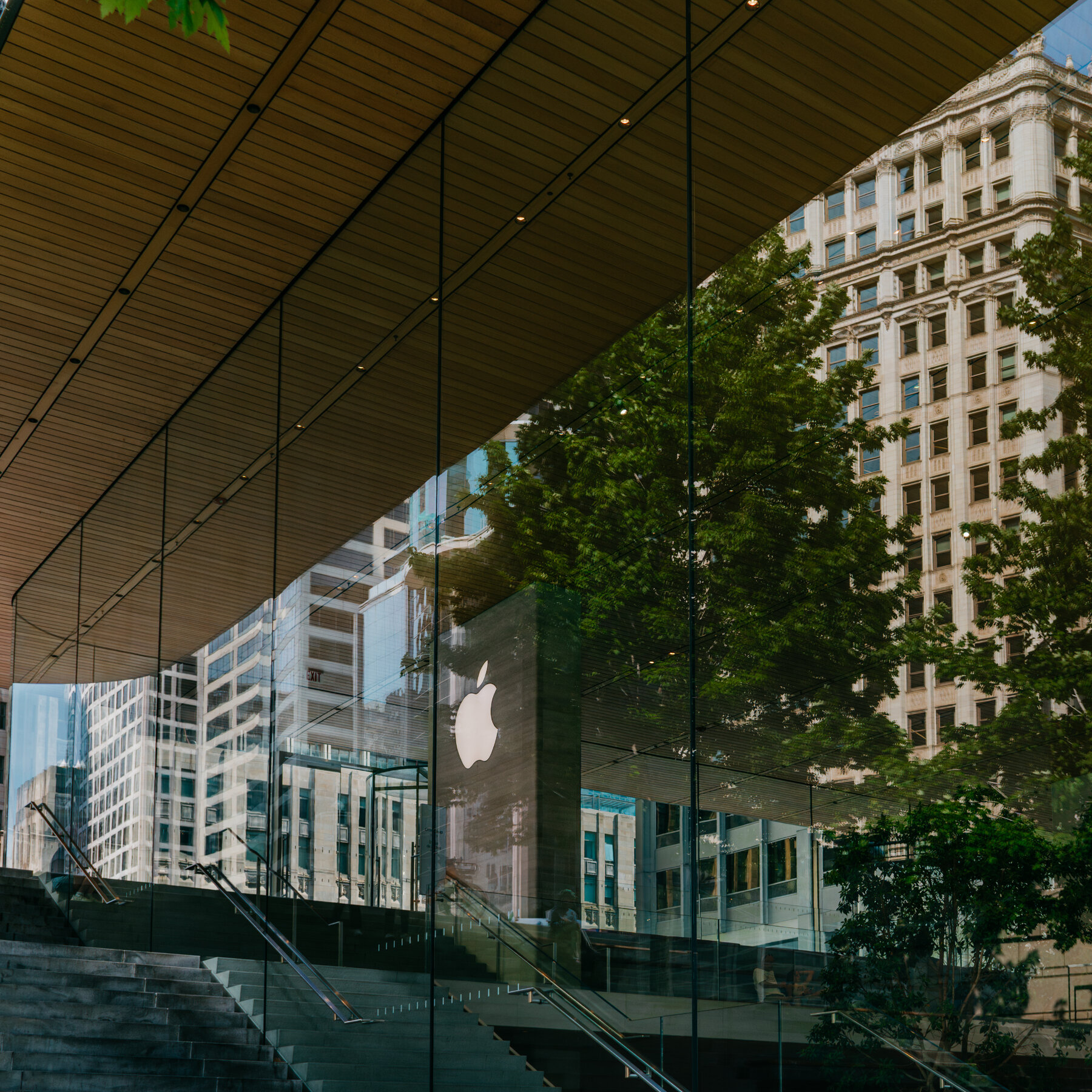 Yapay Zeka ile Üretilen Uygulamalar Apple Store'u Dolduruyor