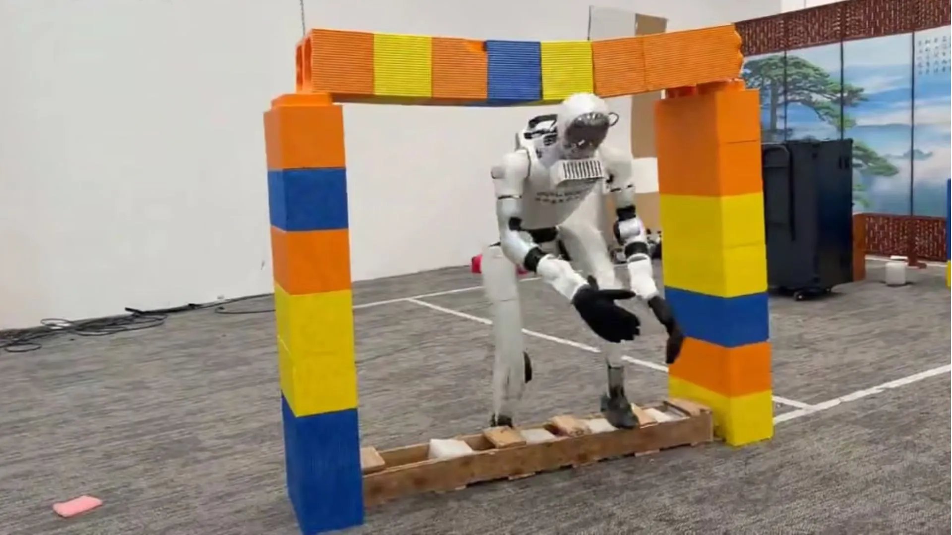 Yeni Sistemle Humanoid Robotlar Engelleri Aşmayı Öğreniyor