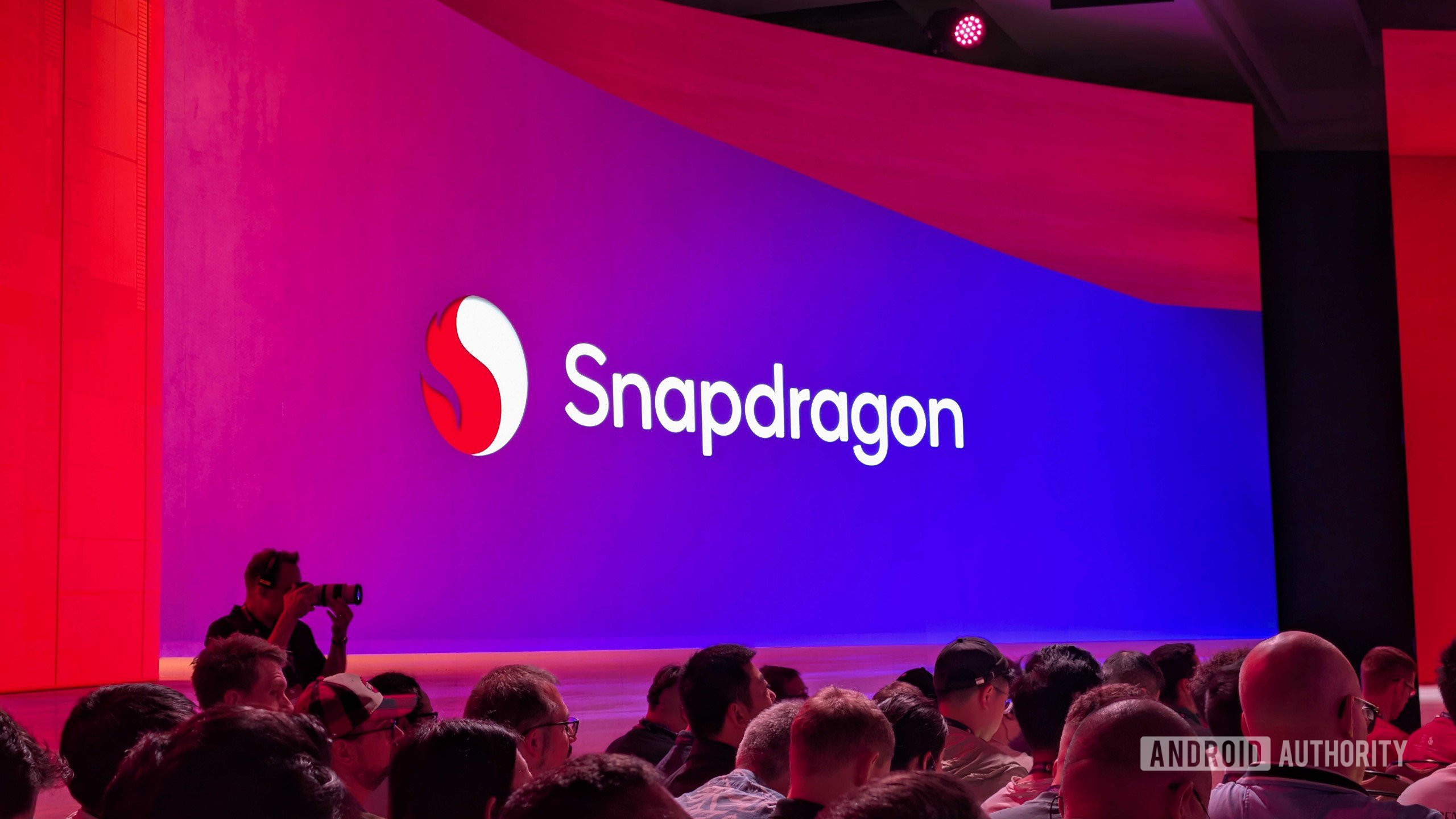 Yeni Snapdragon Çipinde Yapay Zeka Dönemi: Bütçe Dostu Telefonlara Geliyor